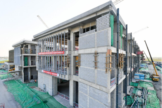 中建一局華北公司空港生物制造產業(yè)園項目主體結構全面封(3)34.png