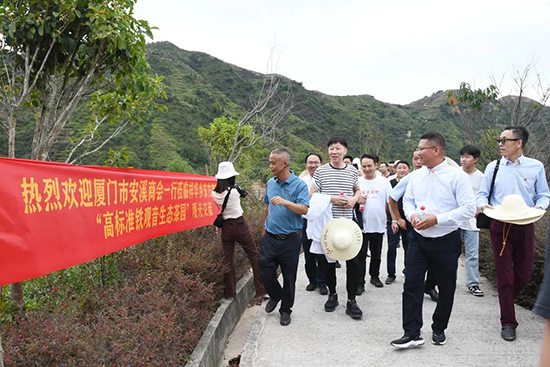 13 振興茶產業(yè) 媒體來助力  廈門市安溪商會組織媒體記者走進安溪茶鄉(xiāng)1087.png